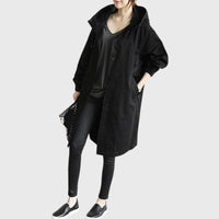 Clara | Damen Langer Wasserabweisender Kapuzen-Trenchcoat Weite Passform in Schwarz