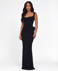 Damen Maxi Kleid mit Cowl Ausschnitt breiten Schulterträgern und geradem Saum in Schwarz