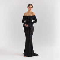 Damen Maxi Kleid mit schulterfreiem Ausschnitt langen Glockenärmeln und Bindeverschluss am Ausschnitt in Schwarz