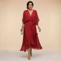 Damen-Midikleid mit V-Ausschnitt und Bindegürtel in Rot