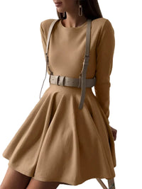 Damen Minikleid mit langen Ärmeln, Rundhalsausschnitt und ausgestelltem Rock in Braun