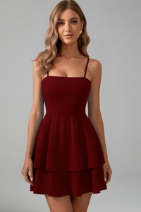 Damen Minikleid mit Spaghettiträgern und Doppelstufigem Rock in Burgund