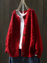 Johanna | Damen Oversized Zopfmuster-Cardigan mit Knopfleiste in Rot