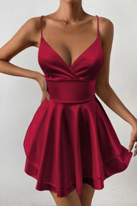 Amelie | Damen Satin Cocktailkleid Wickel-V-Ausschnitt Offener Rücken Mini in Burgundy Red