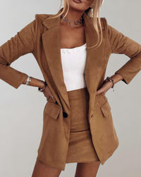 Damen Blazer mit Reverskragen und Minirock-Set mit Taschen und Knöpfen in Braun