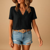 Amelie | Damen Spitzenbesatz Swiss-Dot V-Ausschnitt Bluse in Schwarz