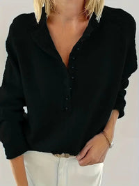 Marlene | Damen Strickpullover mit V-Ausschnitt und halber Knopfleiste in Schwarz