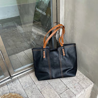 Leonie | Damen Tote Bag Minimalistische Kunstleder Schultertasche in Schwarz