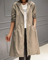 Charlotte | Damen Wasserabweisender Langer Kapuzen-Trenchcoat aus Polyester in Khaki