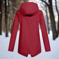 Emilia | Damen Wasserdichte Kapuzen-Regenjacke mit Reißverschluss Taschen in Weinrot