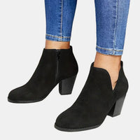 Emilia | Damen Wildleder Blockabsatz Ankle Boots mit Reißverschluss in Schwarz