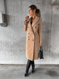 Annika | Damen Zweireihiger Langer Wintermantel mit Goldknöpfen in Khaki
