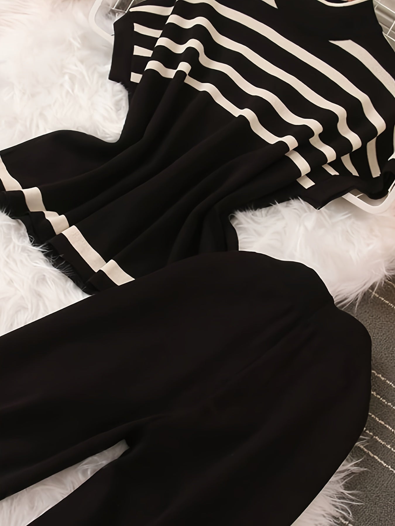 Lässiger Retro-Hosenanzug mit gestreiftem Muster, Stehkragen und Outfit-Set für Damen | Ideal für das tägliche Tragen