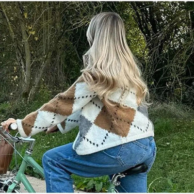 Karierte Strickjacke