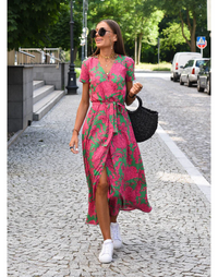 Lange Wickelkleid für Frauen | Tailliertes Design | Punkte-Muster in Rot Grün