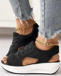 Celeste - Muffin Sandalen mit Kontrastierenden Einsätzen in Schwarz