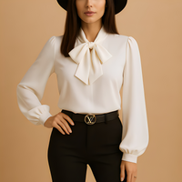 Blainne - Elegant gestaltete Damenbluse mit Schleifendetail in Weiß