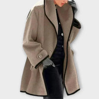 Clara | Eleganter Damen Women Coat mit Kontrastkanten Knopfverschluss in Khaki