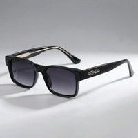 Nala | Quadratische Premium-Sonnenbrille in Schwarz