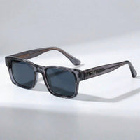 Nala | Quadratische Premium-Sonnenbrille in Grau