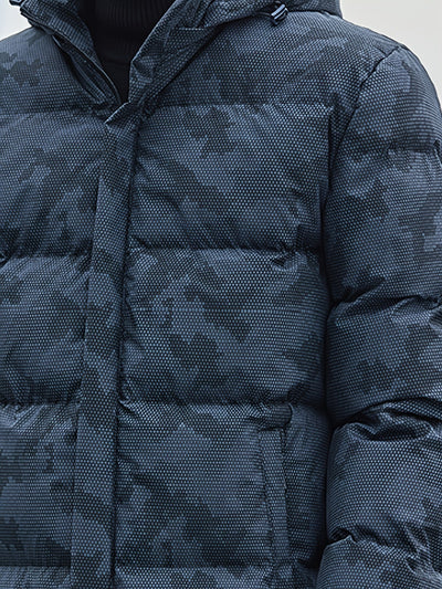 Warme Baumwoll-Steppjacke im Camouflage-Stil mit abnehmbarer Kapuze für Herren | Ideal für den Winter