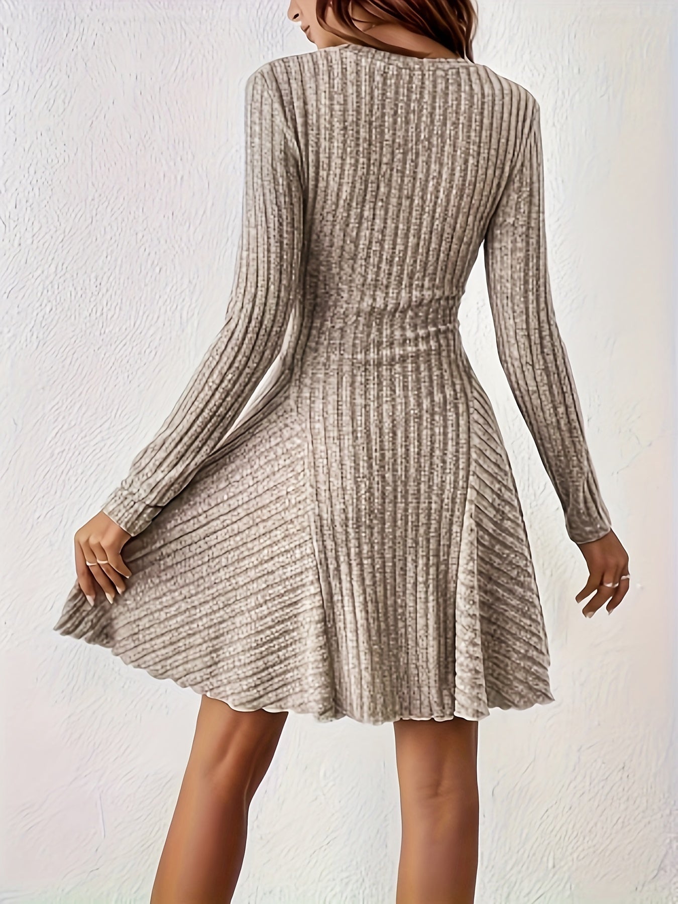 Stylisches geripptes V-Ausschnitt A-Linien Langarm festliches Kleid für Damen | Ideal für den Sommer