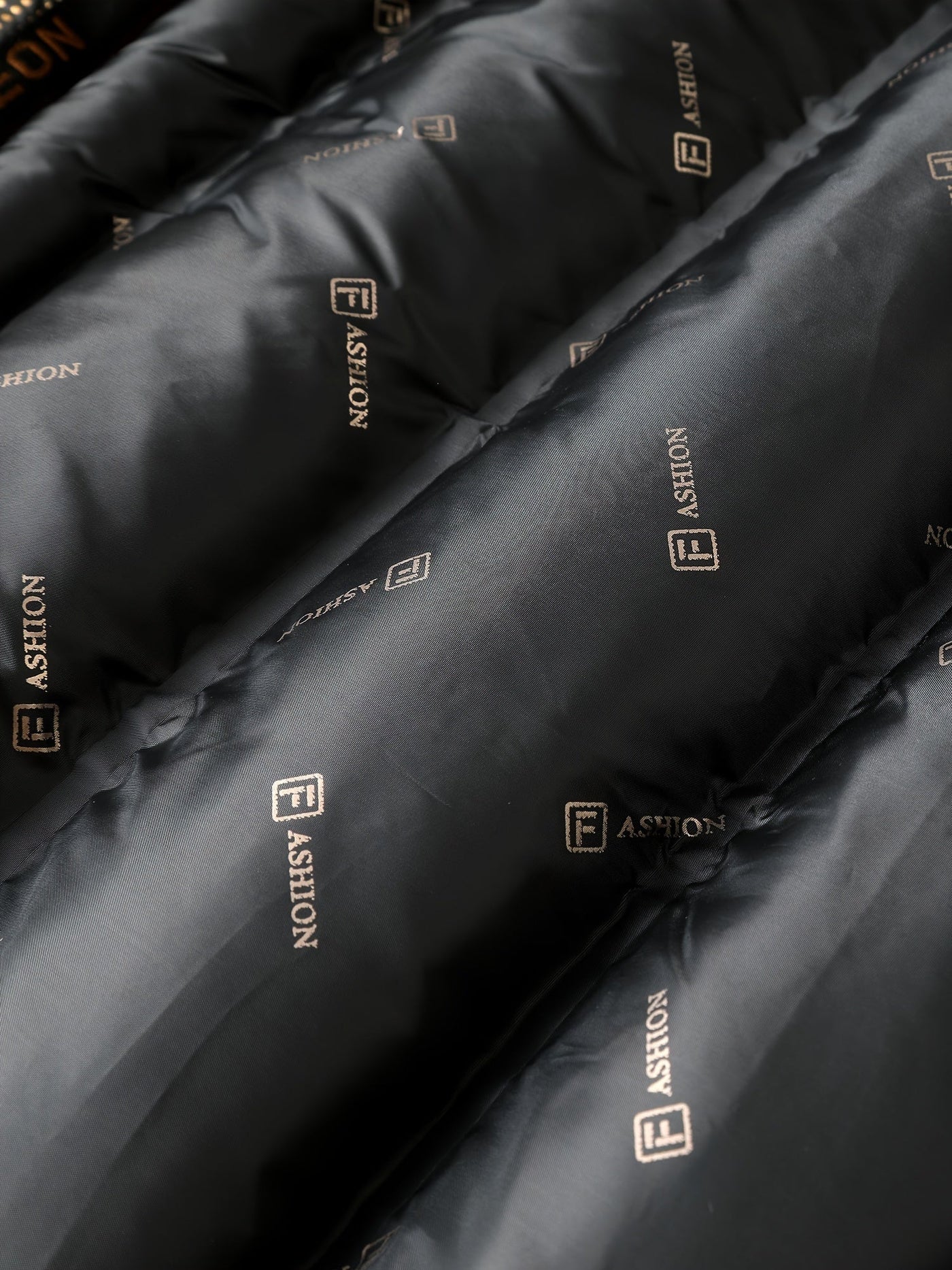 Lässige Thermojacke mit abnehmbarer Kapuze Winterjacke für Herren | Ideal für den Winter