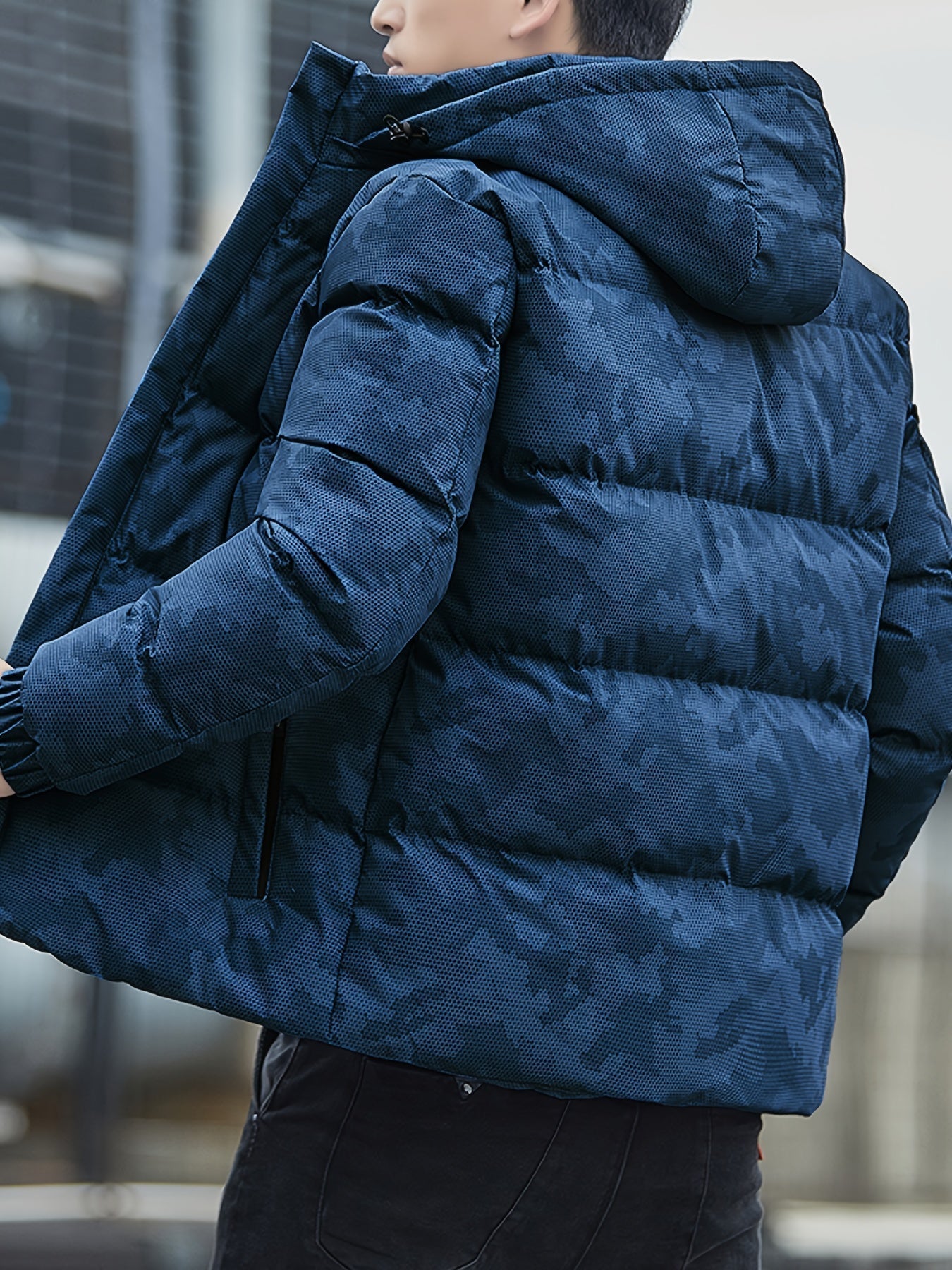 Warme Baumwoll-Steppjacke im Camouflage-Stil mit abnehmbarer Kapuze für Herren | Ideal für den Winter