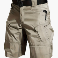 Herren-Funktionsshorts mit Taschen und Gürtel in Beige