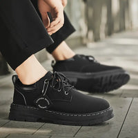 TRAVOR – Klassische Schnürschuhe Mit Runder Zehen in Braun