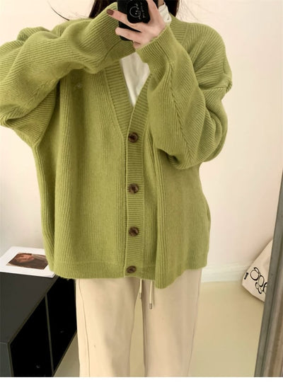 Lorenzi | Strickjacke mit V-Ausschnitt – Lässig und stilvoll