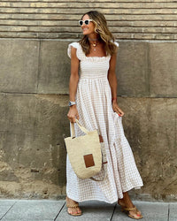 Fiona | Damen Smocked Gingham Maxikleid in Beige