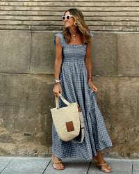 Fiona | Damen Smocked Gingham Maxikleid in Schwarz