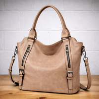 Franka | Damen Schultertasche mit Verstellbarem Riemen in Aprikose