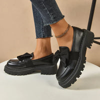Eliza – Glänzende Plateau-Loafer in Mattschwarz