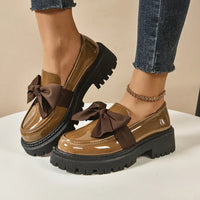 Eliza – Glänzende Plateau-Loafer in Khaki