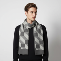 Gemusterter Strickschal für Herren in Grau 3
