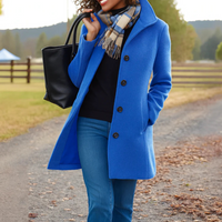 Helga | Klassischer Wintermantel mit Knopfleiste in Blau
