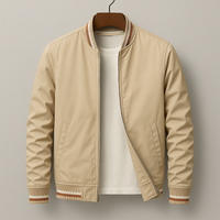 Herren-Bomberjacke mit gestreiftem Besatz in Beige