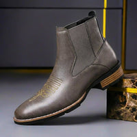 Herren-Chelsea-Boots mit bestickter Zehenpartie in Schiefergrau