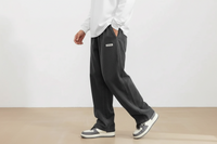 Herren Cordhose mit Elastischem Bund und Geradem Bein in Dunkelgrau