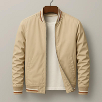 Herren Jacke mit Reißverschluss, Rippkragen und Streifendetails in Beige