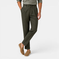 Herren-Leinenhose mit geradem Bein und Bundfalten in Grau