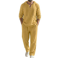 Herren-Set aus Kapuzenpullover und Hose in Gelb