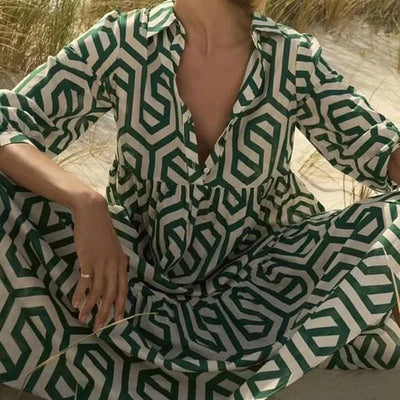 Adelona | Langärmliges Kleid mit geometrischem Muster