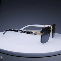 Iva | Moderne Polarized-Sonnenbrille in Schwarz