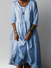 Katie – Sommerliches plissiertes Midikleid in Blau