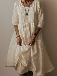 Katie – Sommerliches plissiertes Midikleid in Beige