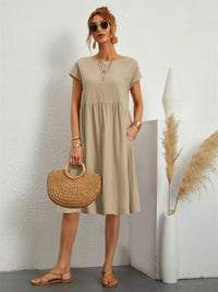 Avenyra | Damen Soft-Touch Kleid Taschen Komfort Casual Feminin in Khaki