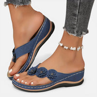 Sienna | Damen Zehentrenner Sandalen Blumenapplikation Sommer Feminin in Blau